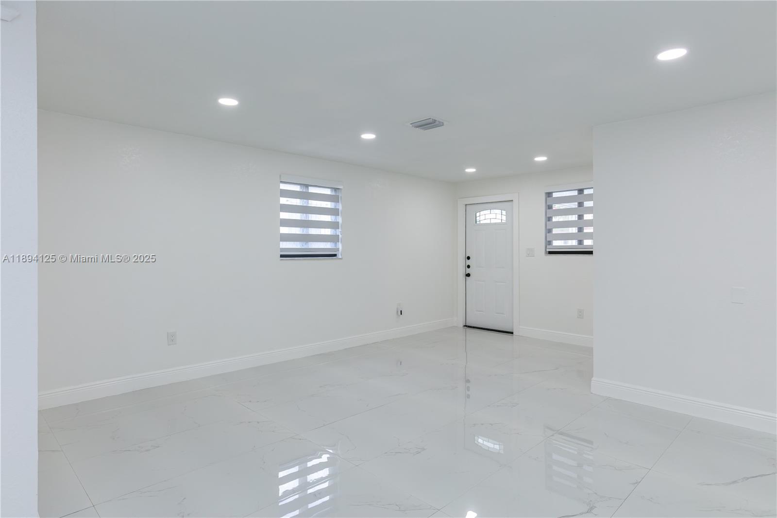 ENGLEWOOD - Residential Lease