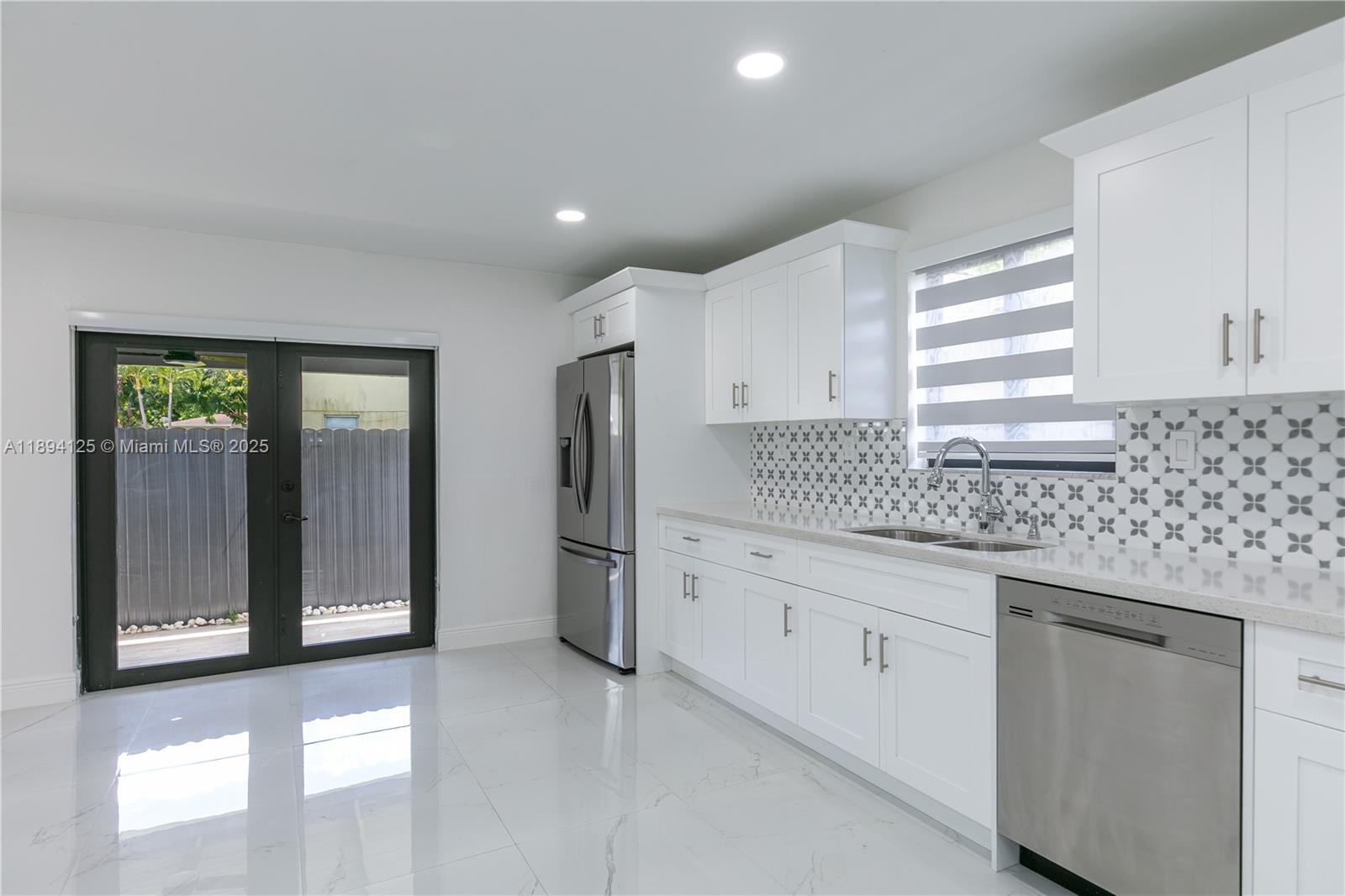 ENGLEWOOD - Residential Lease