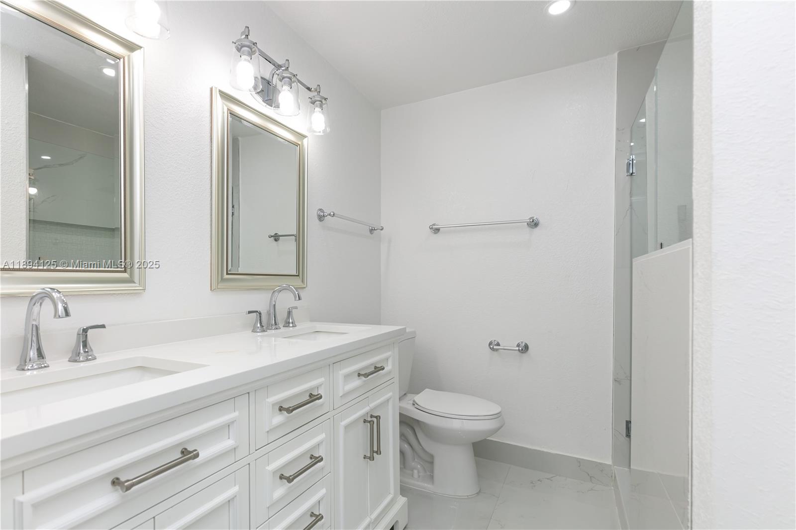 ENGLEWOOD - Residential Lease