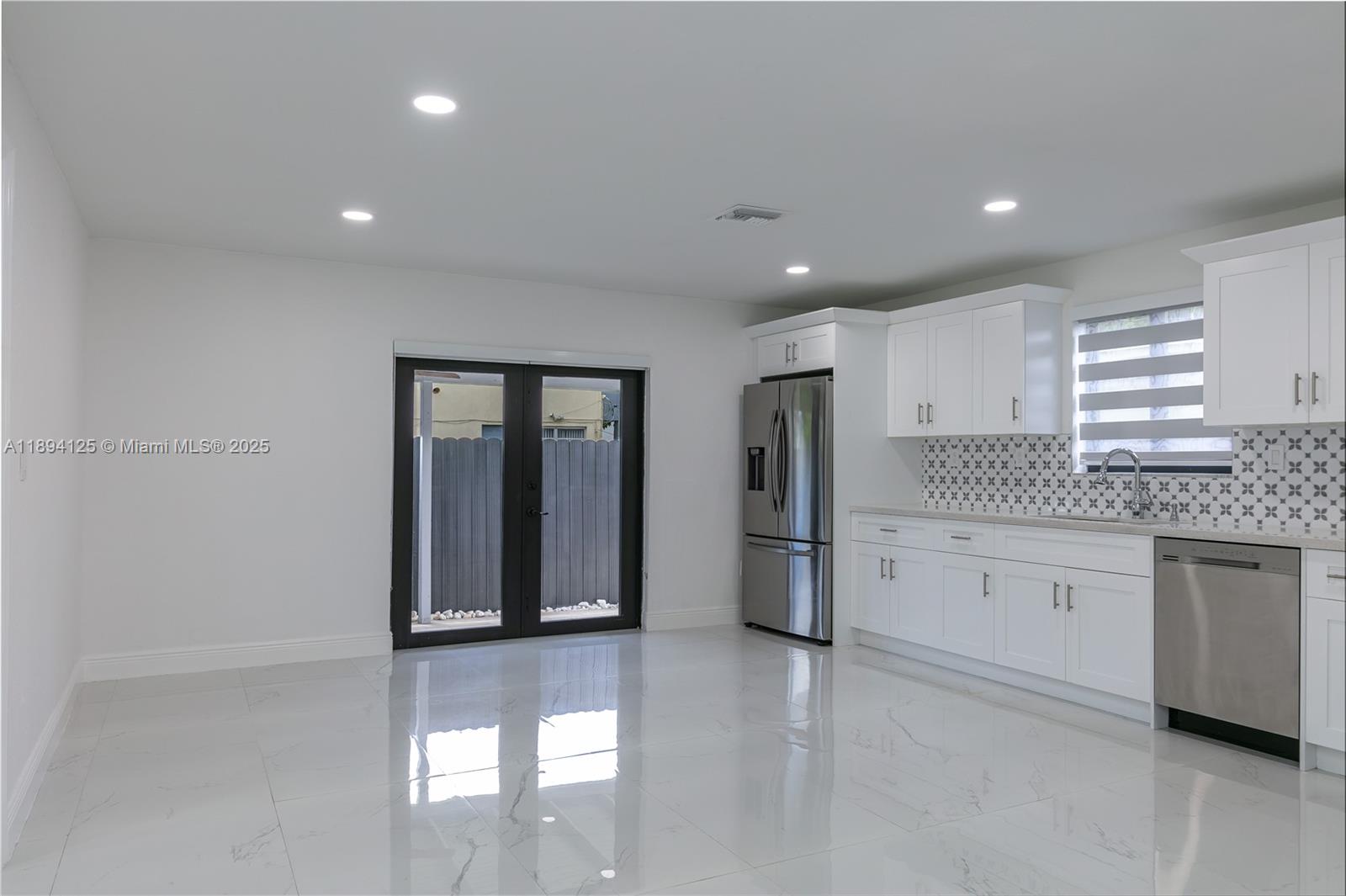 ENGLEWOOD - Residential Lease