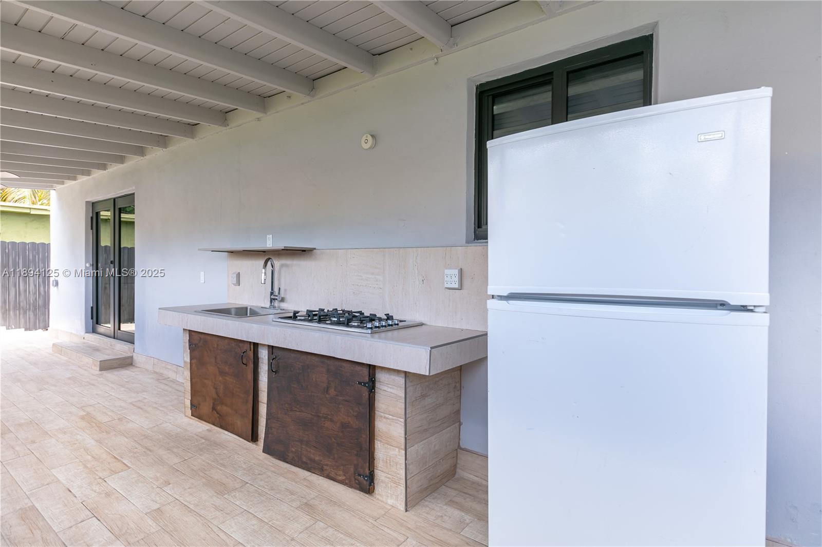 ENGLEWOOD - Residential Lease