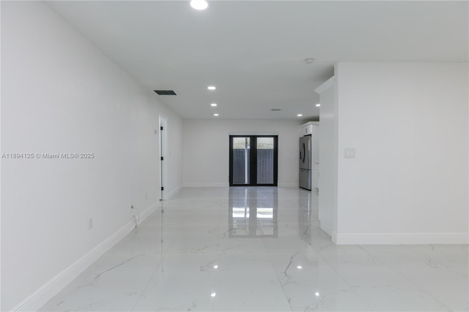 ENGLEWOOD - Residential Lease