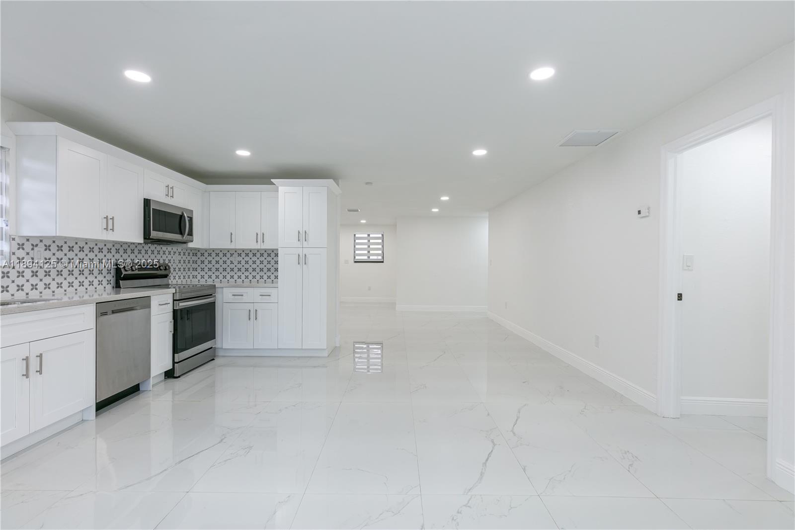 ENGLEWOOD - Residential Lease