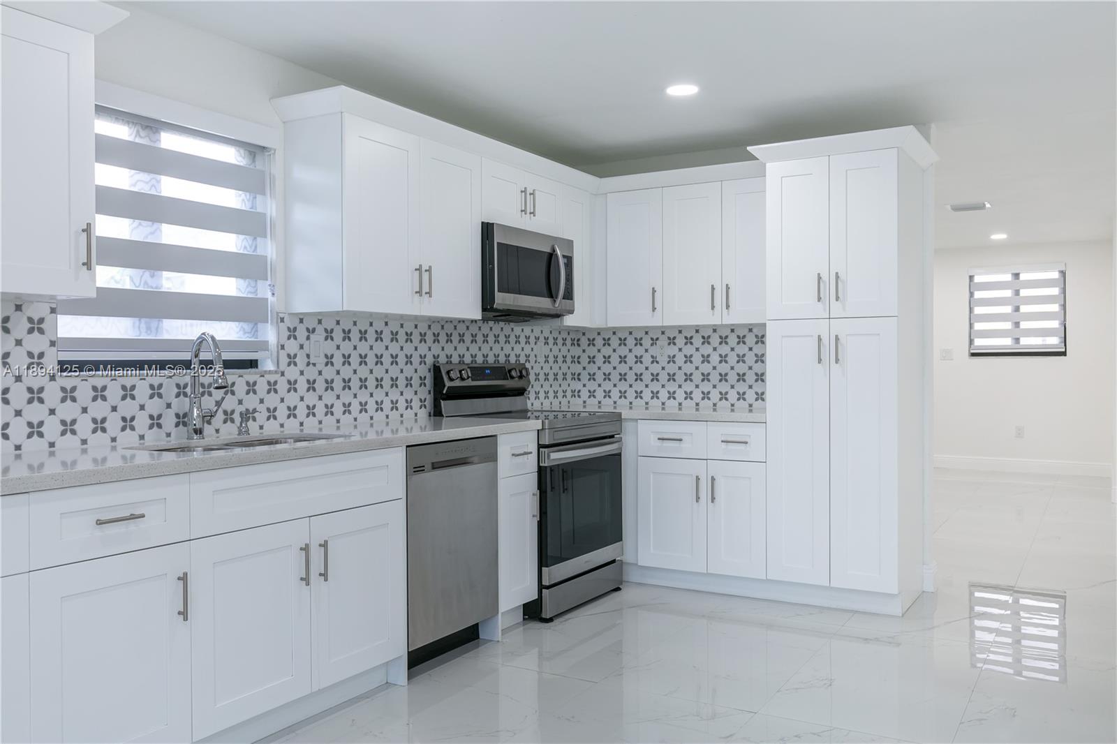 ENGLEWOOD - Residential Lease