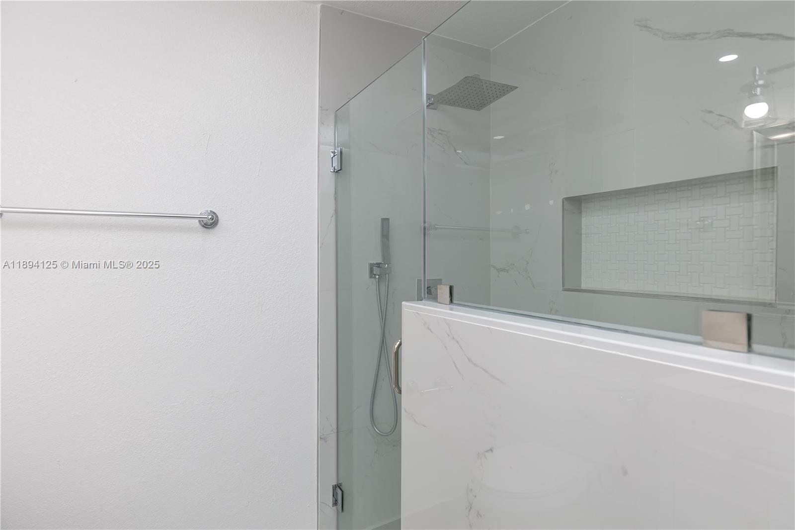 ENGLEWOOD - Residential Lease