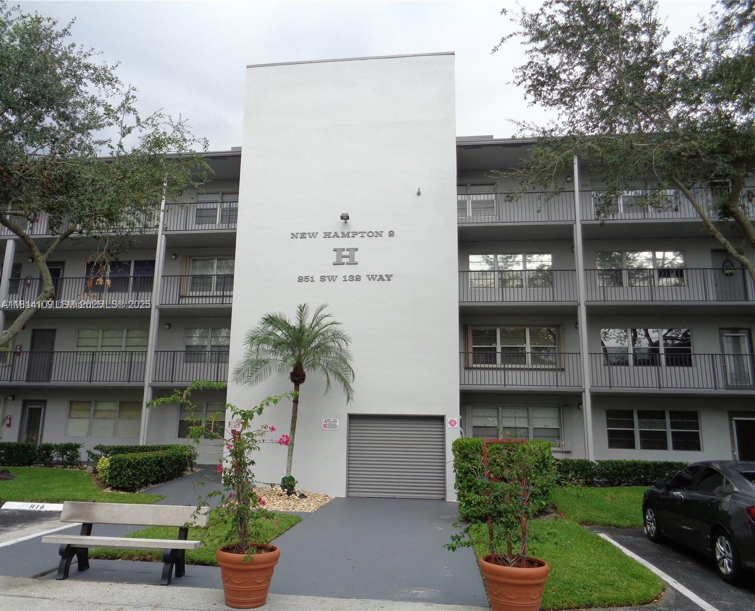Rental Property at 251 Sw 132nd Way 404H, Pembroke Pines, Miami-Dade County, Florida - Bedrooms: 1 
Bathrooms: 2  - $1,750 MO.