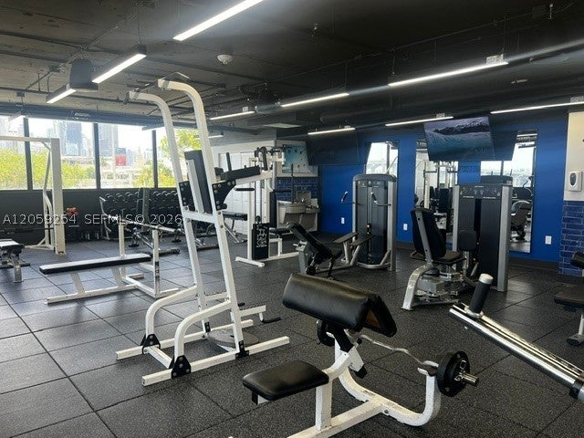 555 NE 15th St 20E