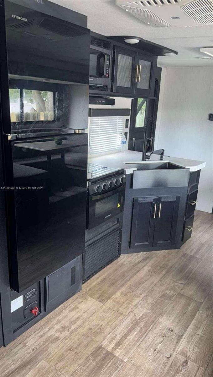 PINE AIR 3 - Residential