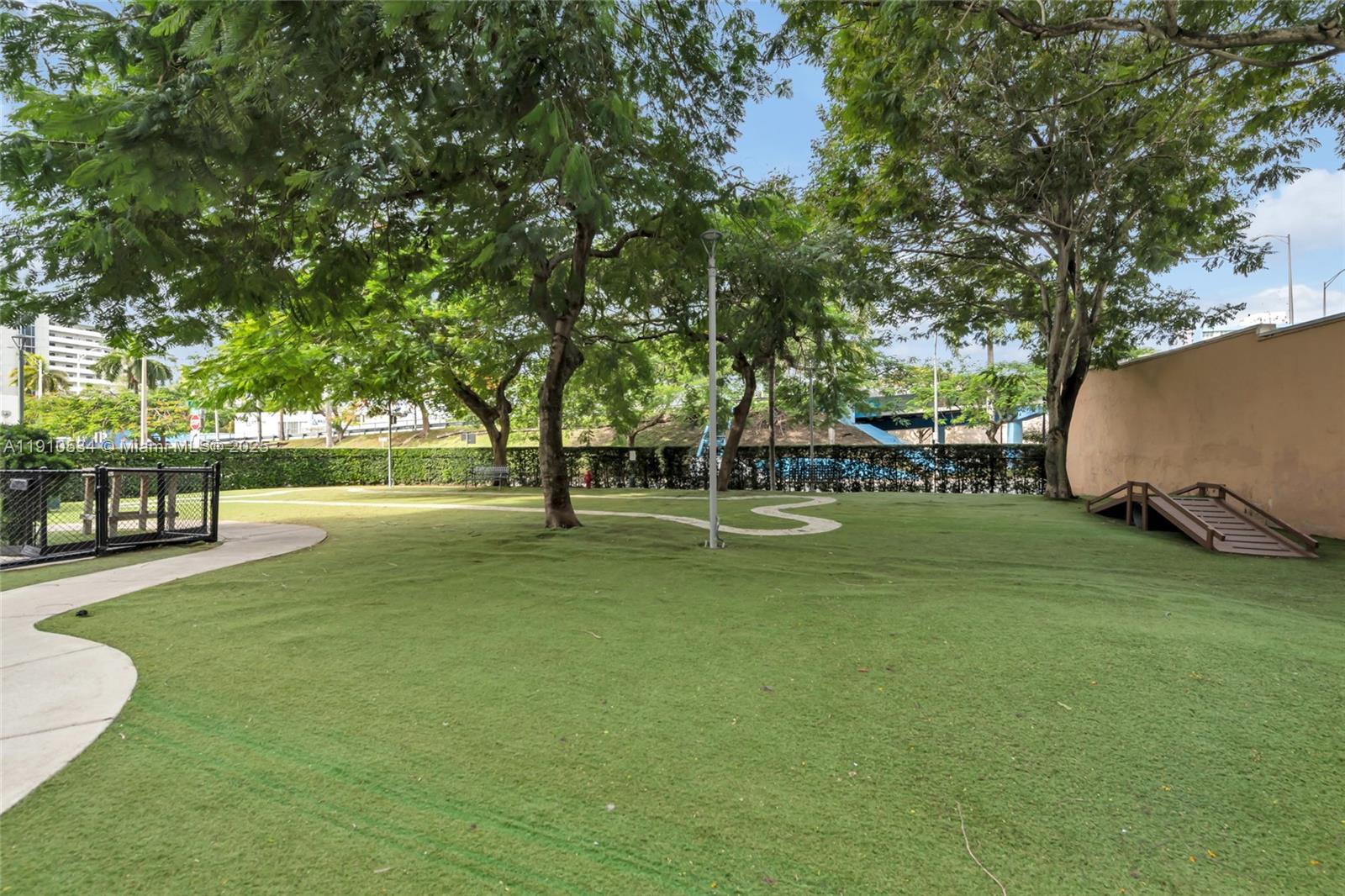 NEO LOFTS - Residential