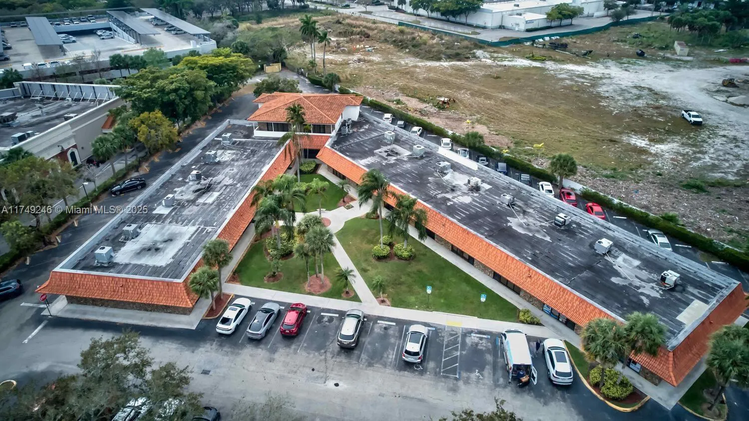 Plantation, Florida 33324, United States, ,Commercial,Pending,77762