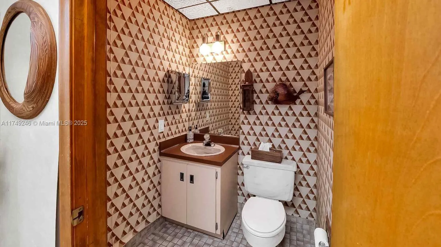 Plantation, Florida 33324, United States, ,Commercial,Pending,77762