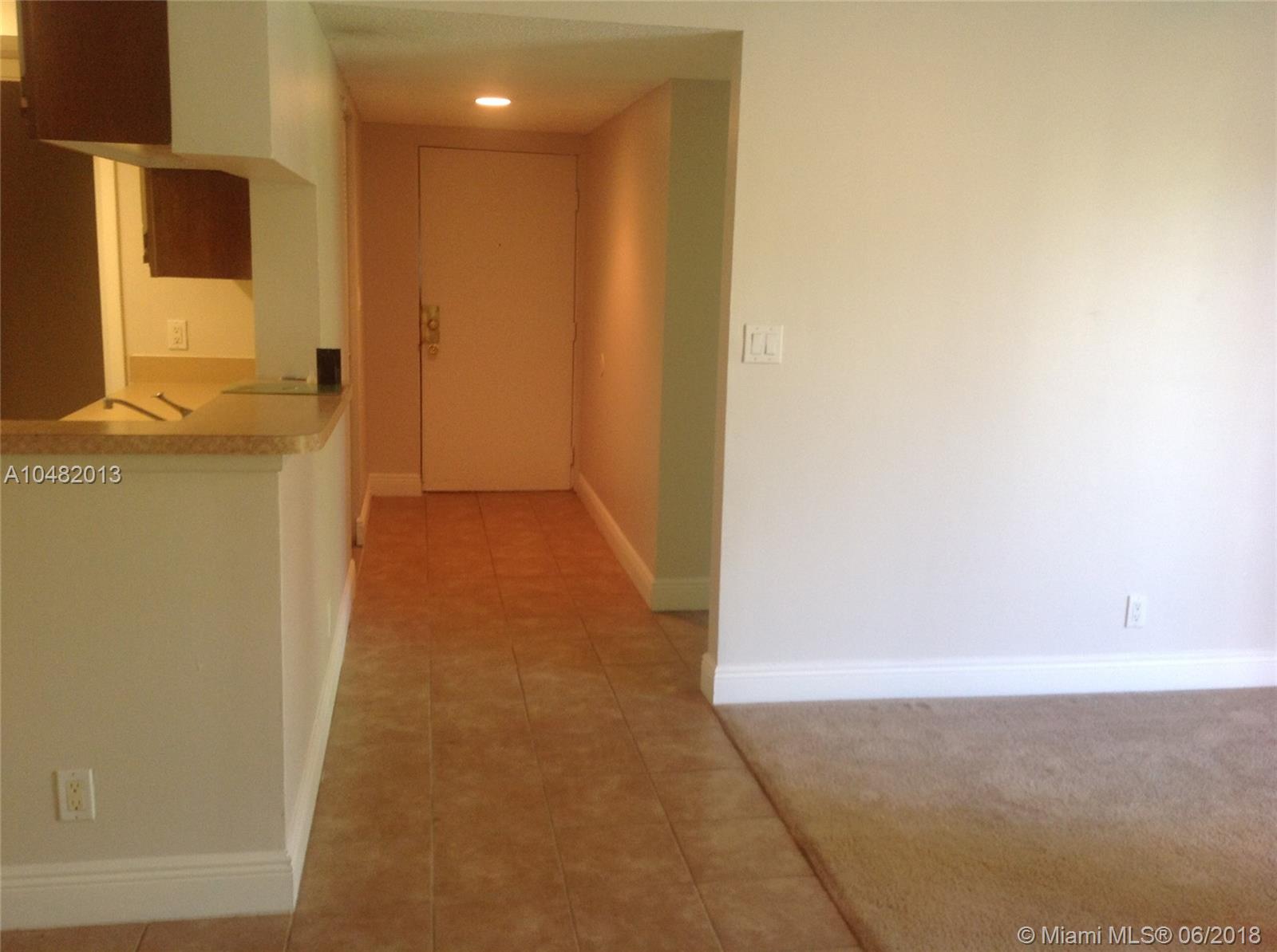 LEXINGTON ON THE GREEN CO - Residential