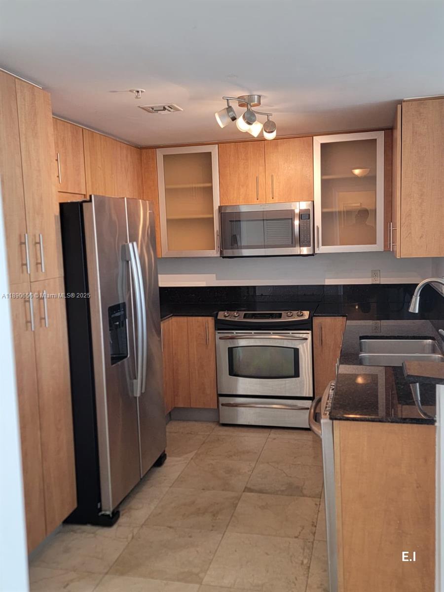 360 CONDO A - Residential Lease