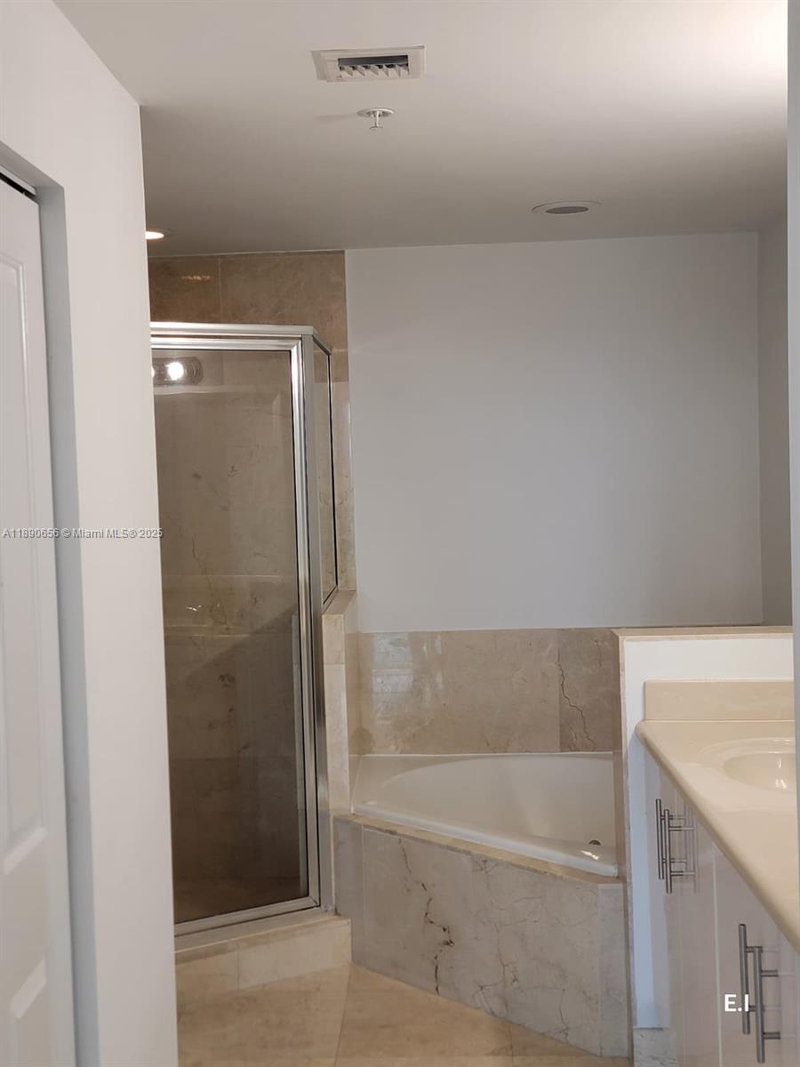 360 CONDO A - Residential Lease