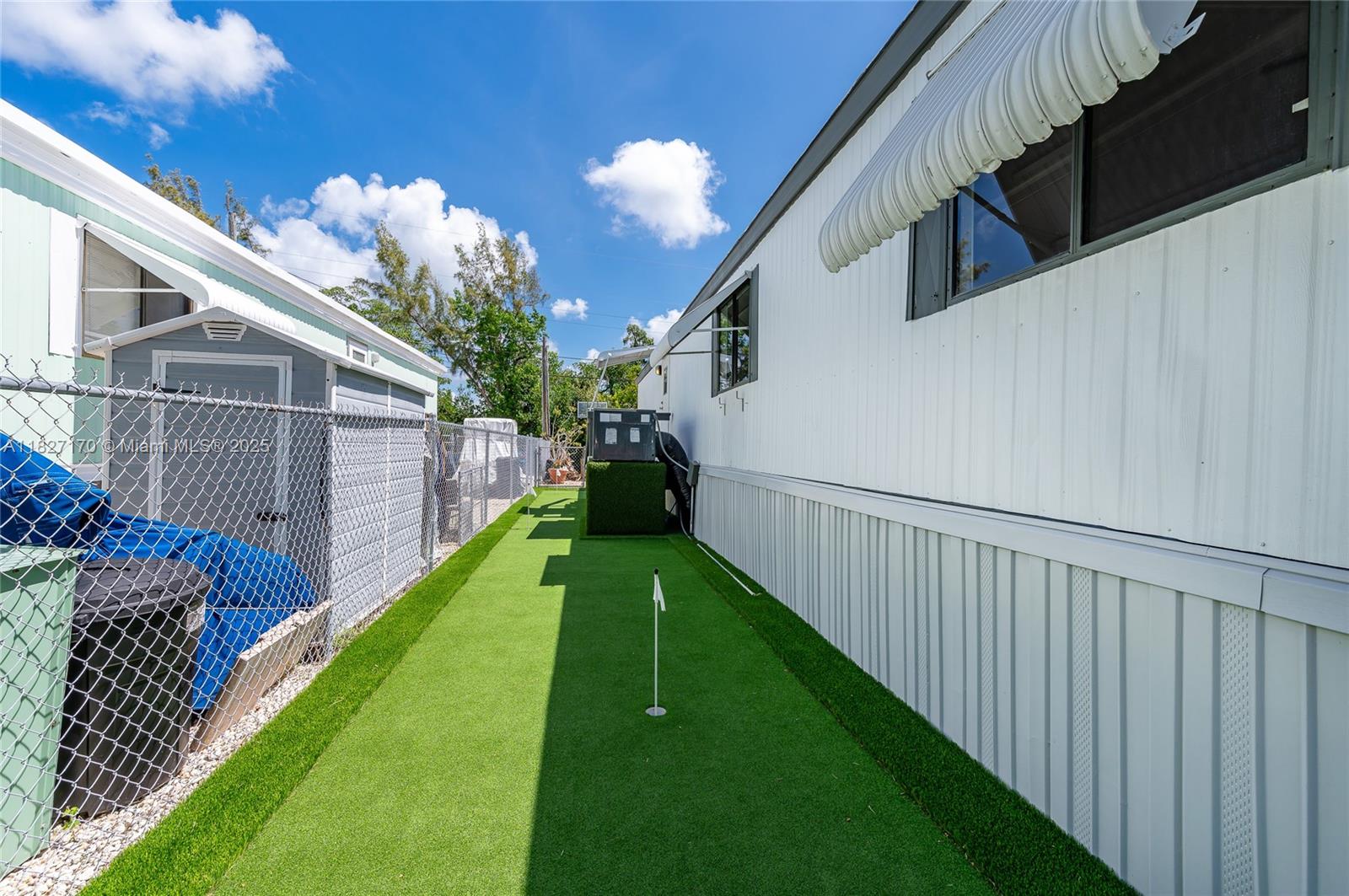 BERMUDA SHORES - Residential