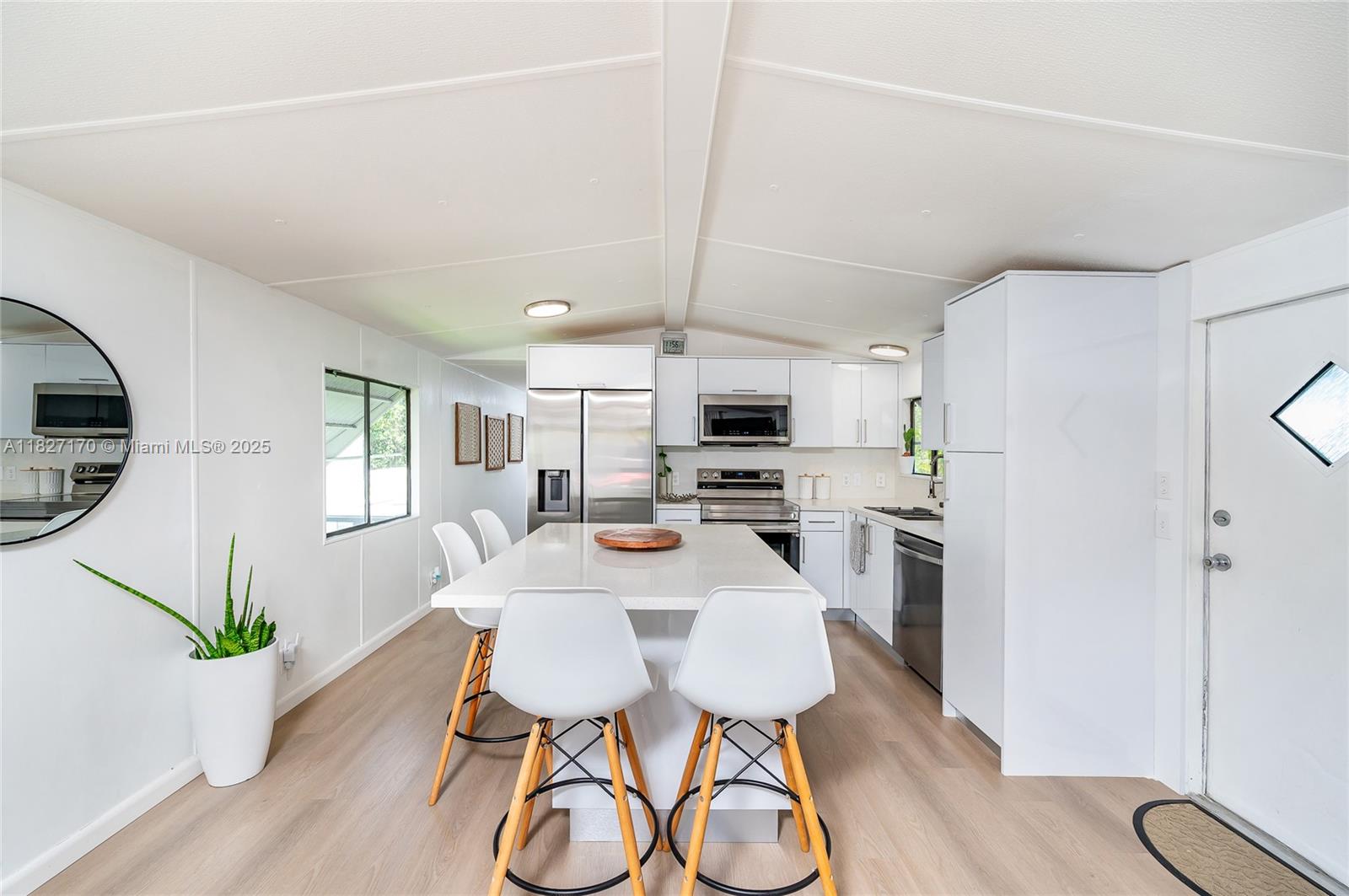 BERMUDA SHORES - Residential