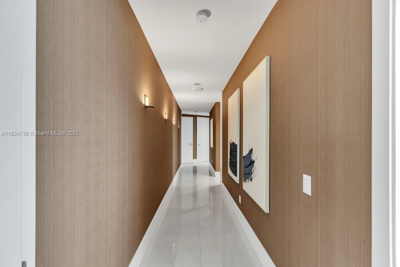 18555 COLLINS AVENUE COND - Residential