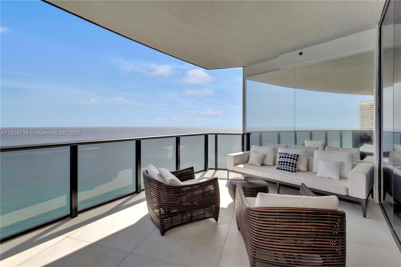 18555 COLLINS AVENUE COND - Residential