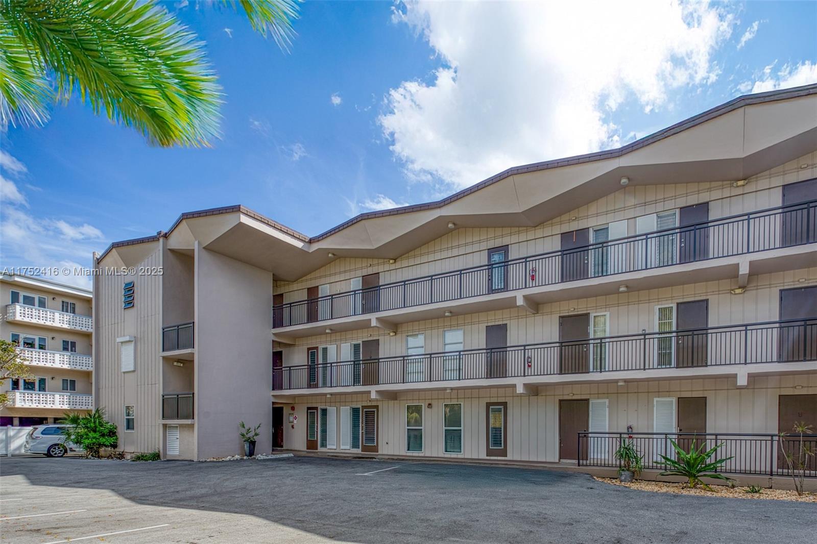 1967 S Ocean Blvd 202