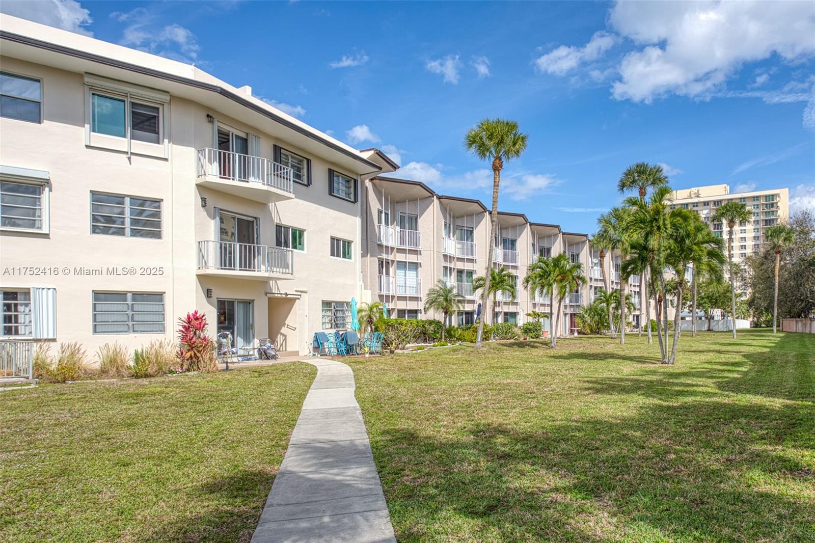 1967 S Ocean Blvd 202