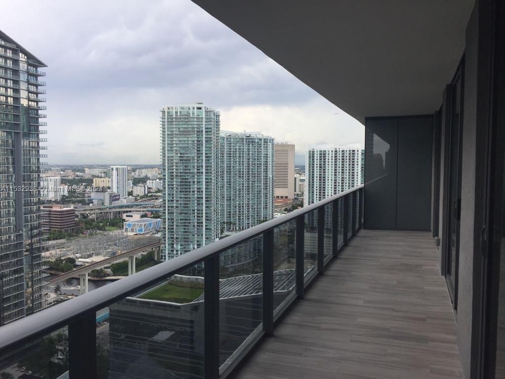 801 SMA RESIDENCES CONDO - Residential