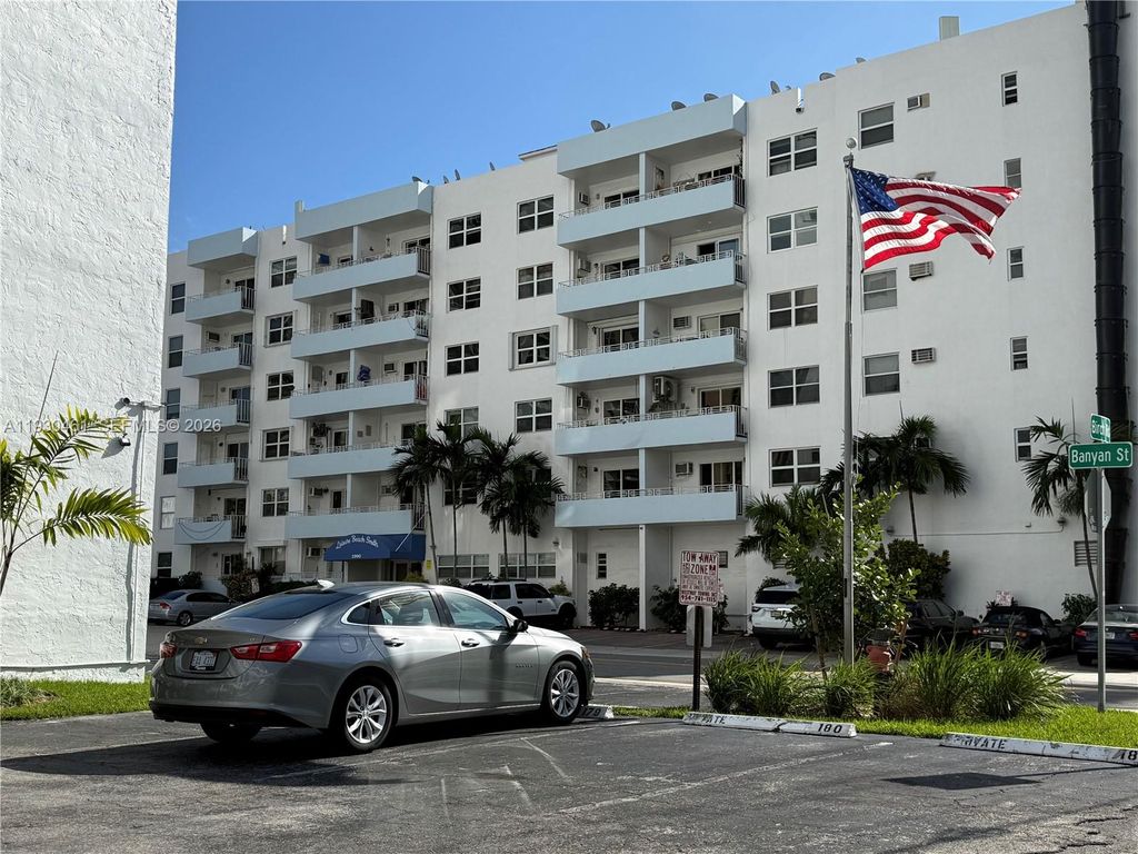 Photo of 2900 Banyan St #305, Fort Lauderdale, FL 33316 (MLS # A11930461)