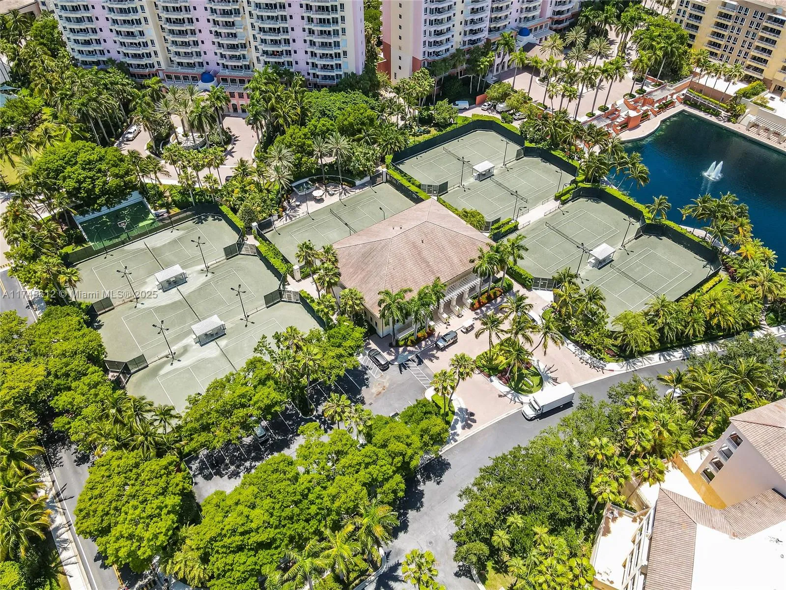 Key Biscayne, Florida 33149, United States, 3 Bedrooms Bedrooms, ,5 BathroomsBathrooms,Residential,Pending,4023