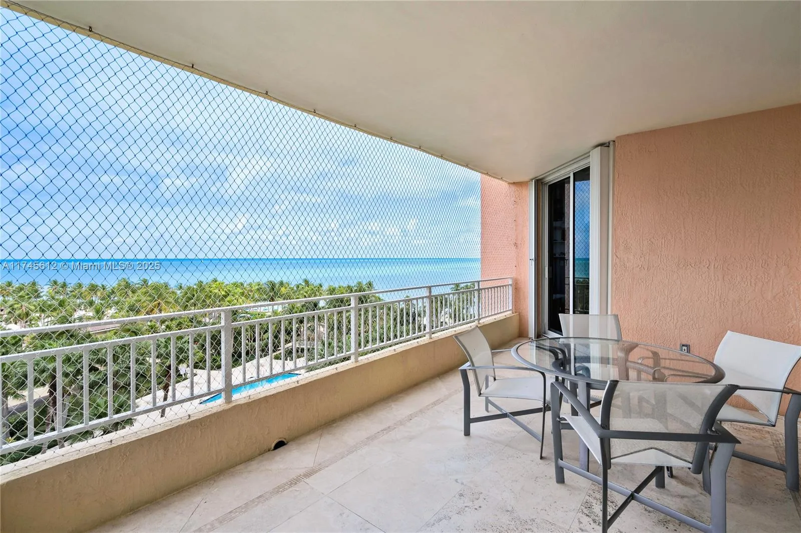 Key Biscayne, Florida 33149, United States, 3 Bedrooms Bedrooms, ,5 BathroomsBathrooms,Residential,Pending,4023