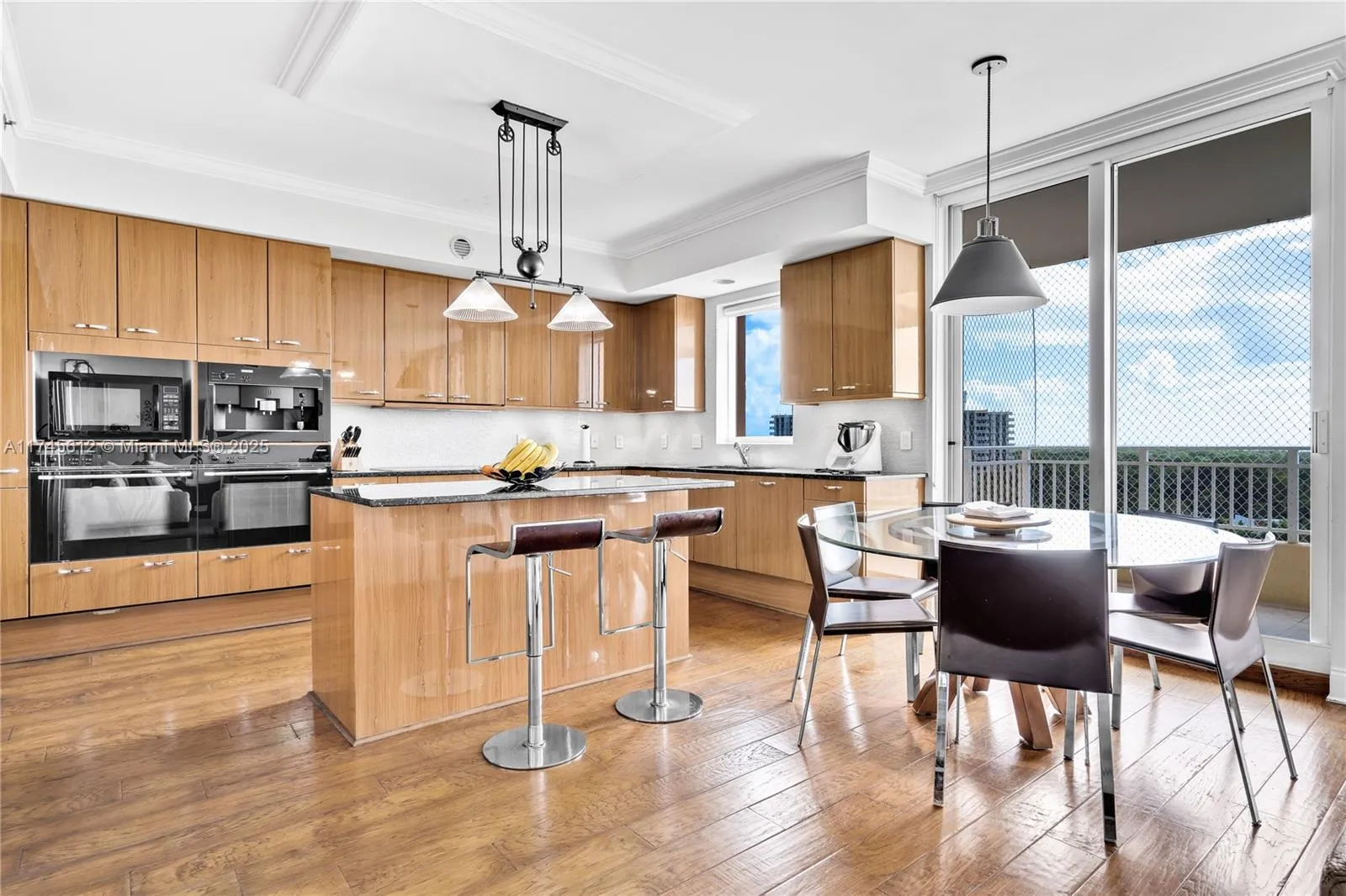 Key Biscayne, Florida 33149, United States, 3 Bedrooms Bedrooms, ,5 BathroomsBathrooms,Residential,Pending,4023