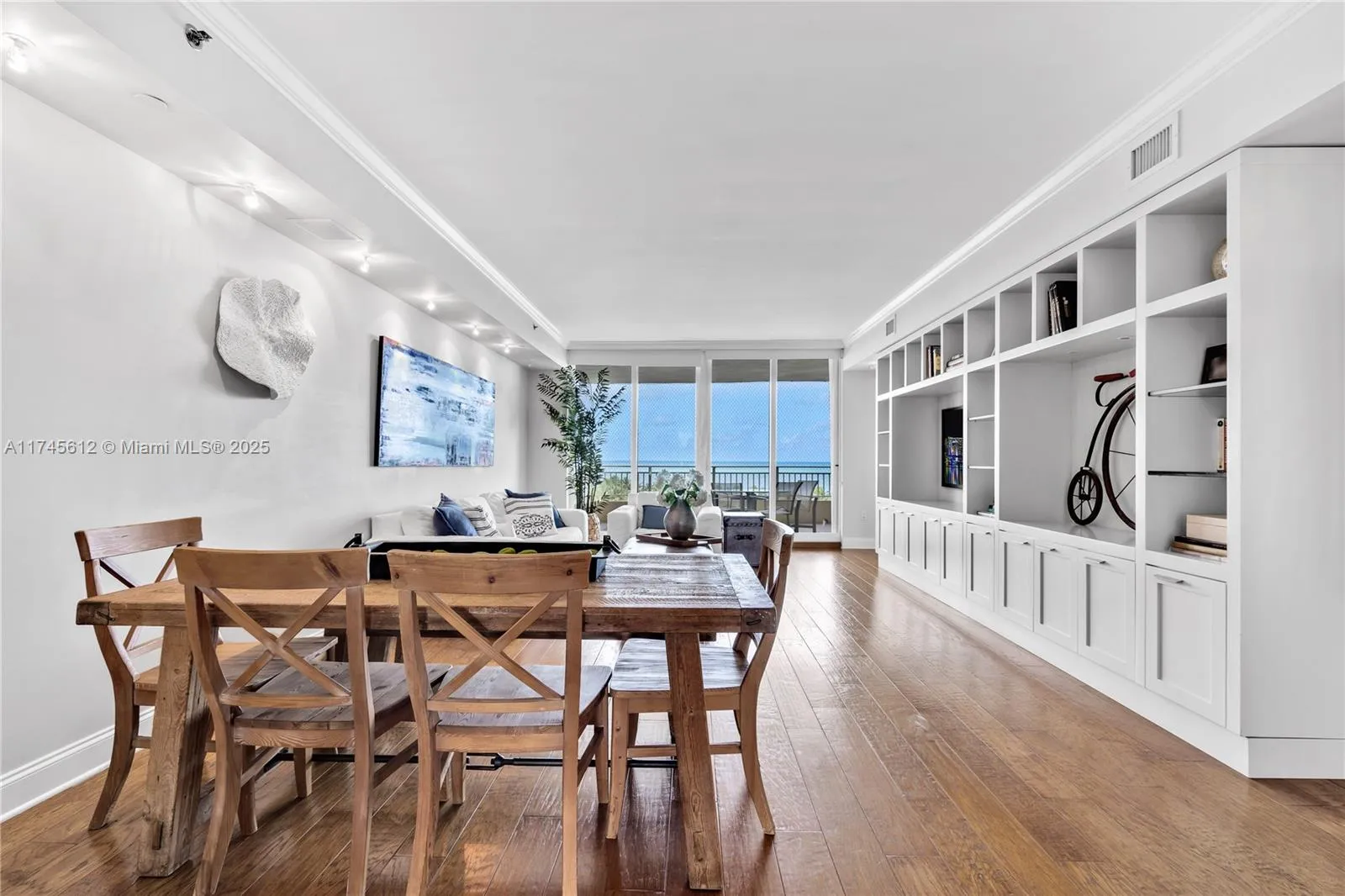 Key Biscayne, Florida 33149, United States, 3 Bedrooms Bedrooms, ,5 BathroomsBathrooms,Residential,Pending,4023