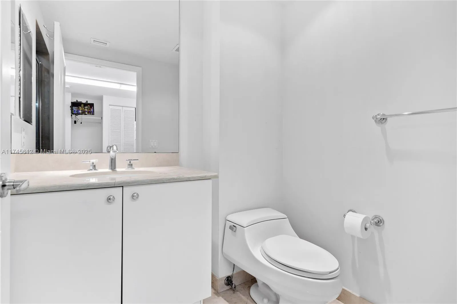 Key Biscayne, Florida 33149, United States, 3 Bedrooms Bedrooms, ,5 BathroomsBathrooms,Residential,Pending,4023