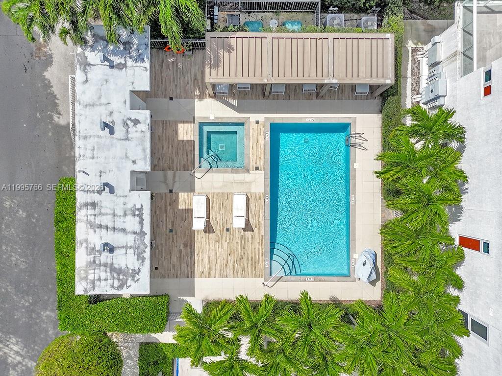 ONE BAY CONDO - Residential