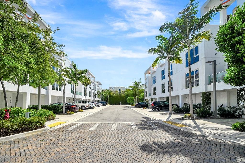 ONE BAY CONDO - Residential