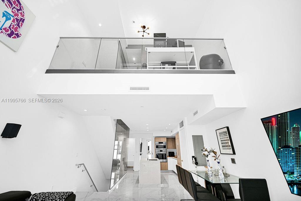 ONE BAY CONDO - Residential