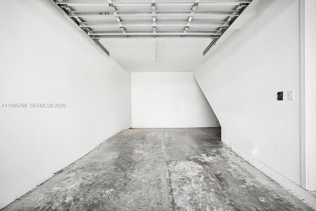 ONE BAY CONDO - Residential