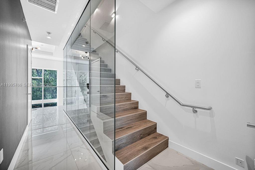 ONE BAY CONDO - Residential