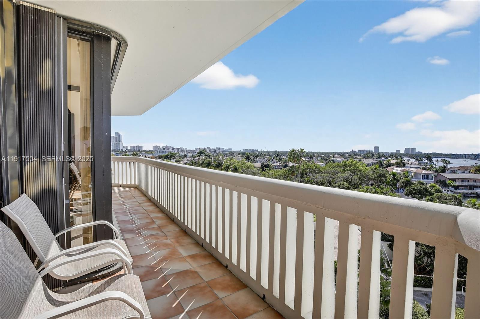 1000 ISL BLVD WILLIAMS IS - Residential