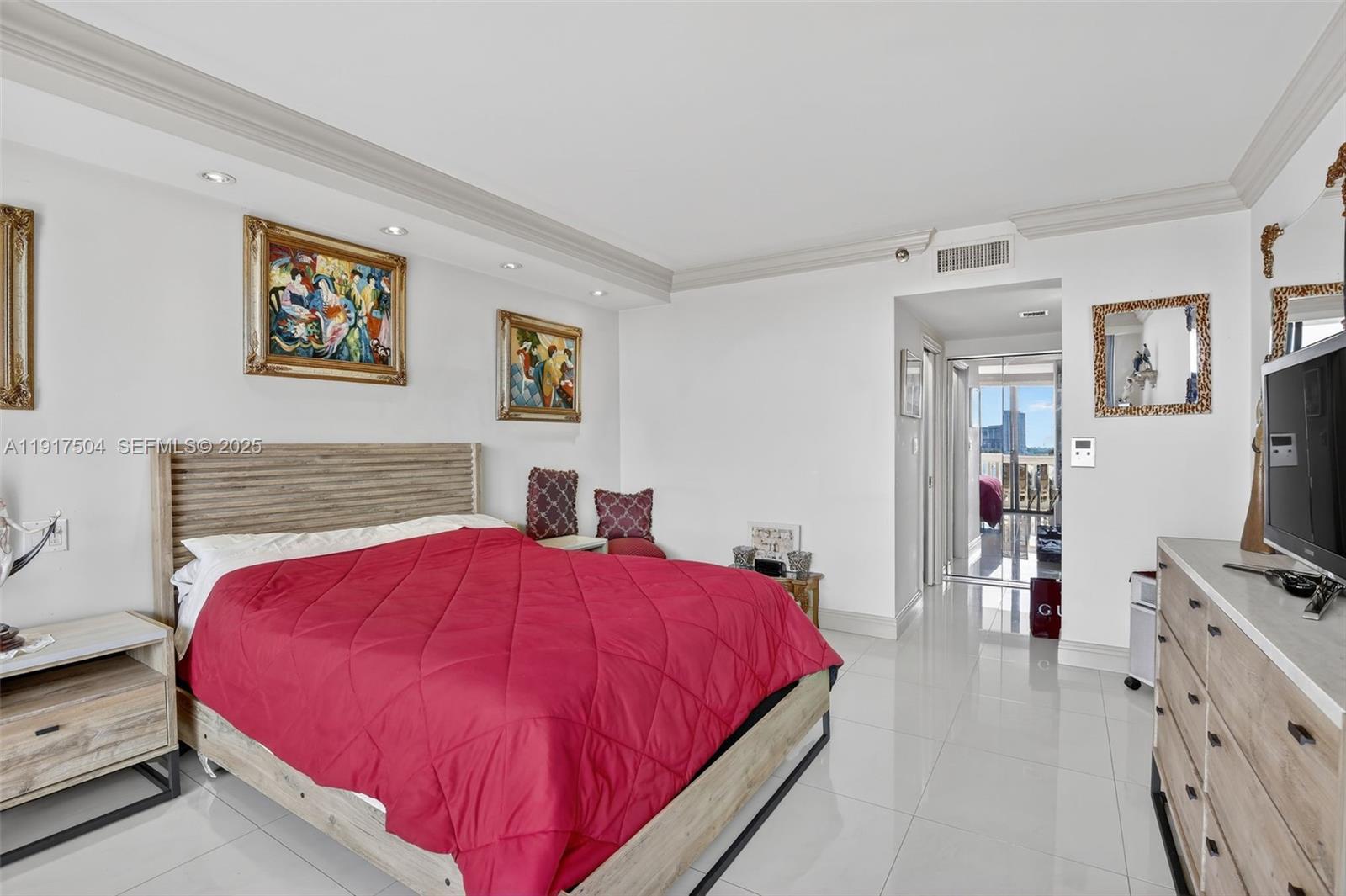 1000 ISL BLVD WILLIAMS IS - Residential