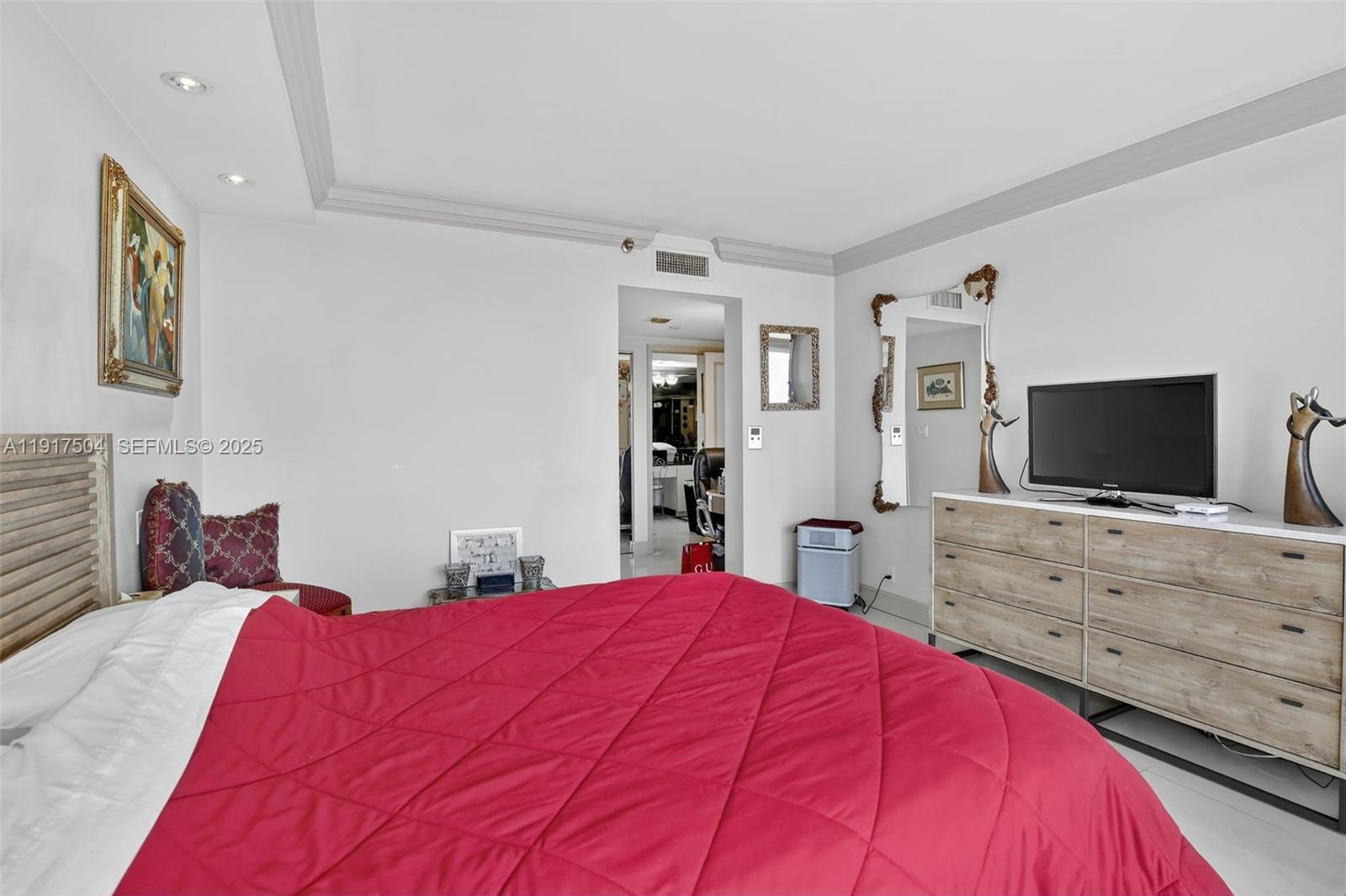 1000 ISL BLVD WILLIAMS IS - Residential