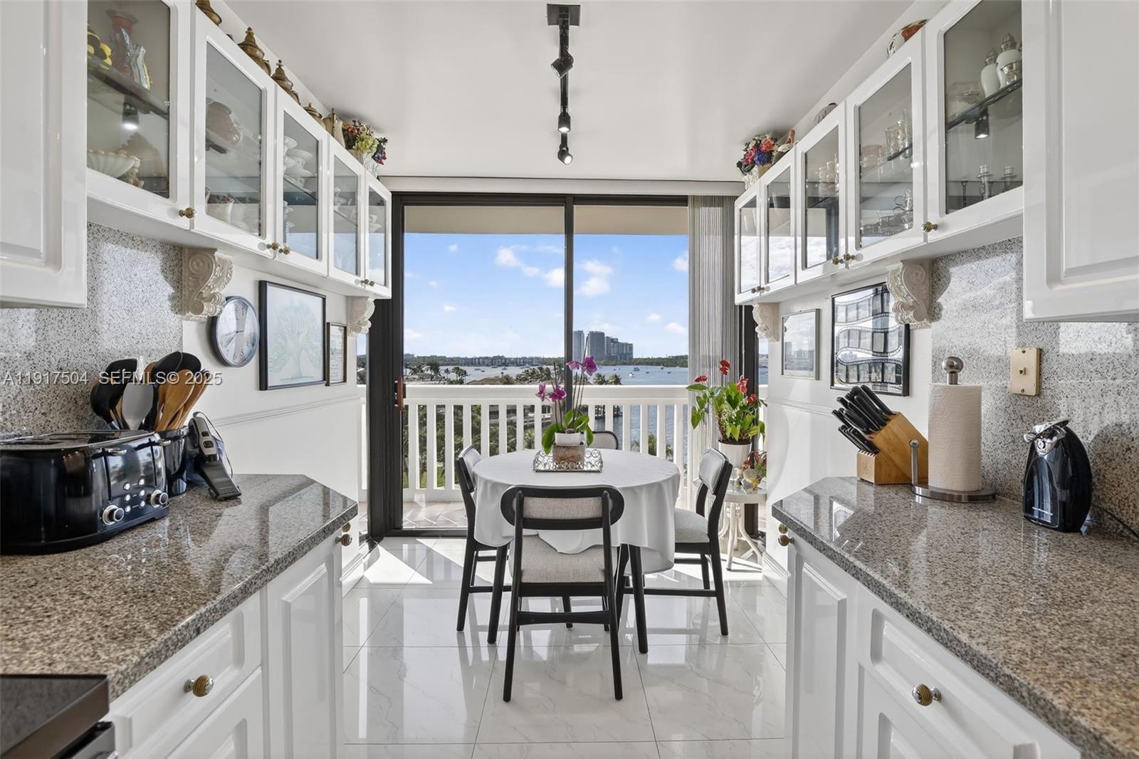 1000 ISL BLVD WILLIAMS IS - Residential