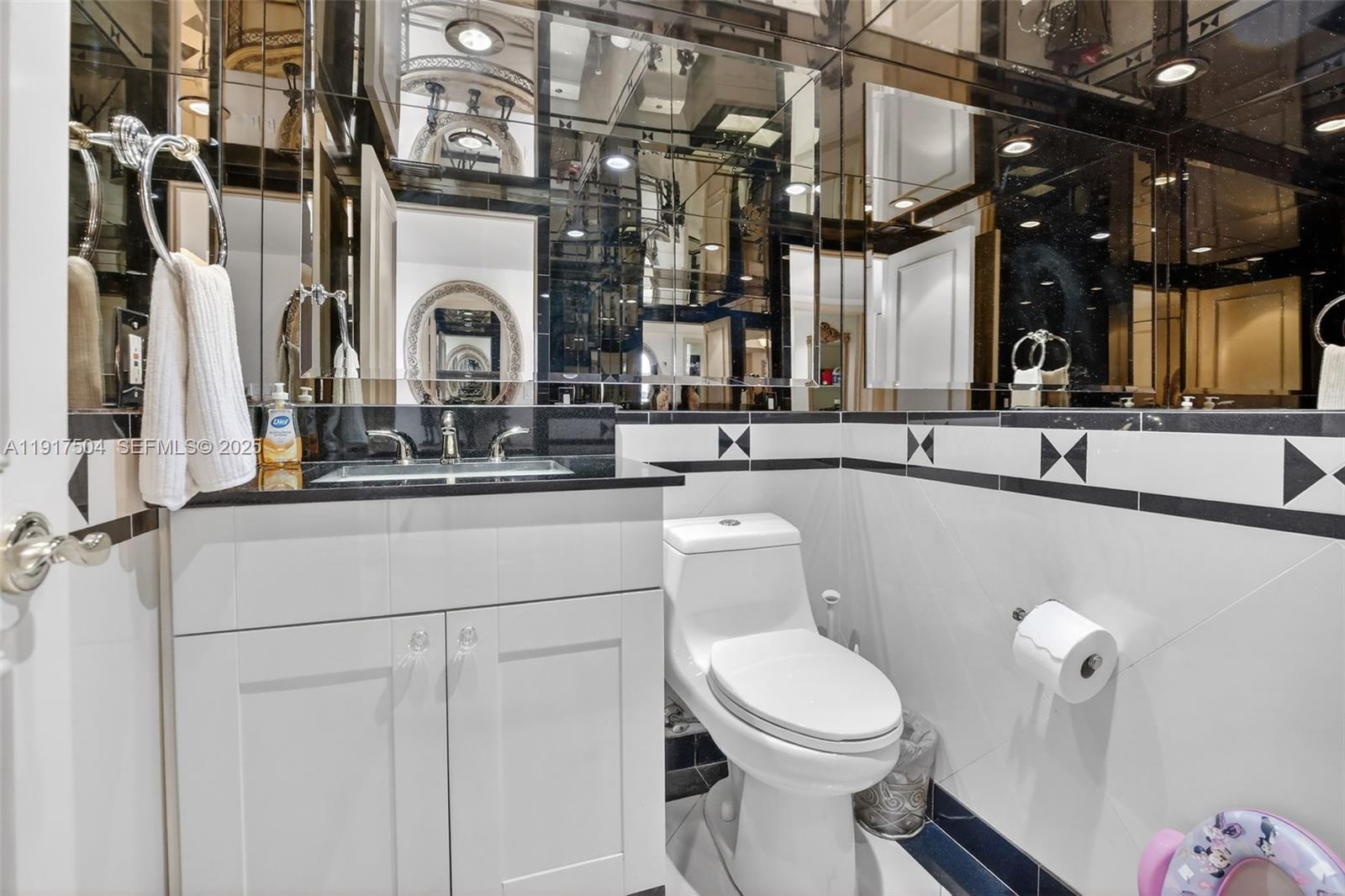 1000 ISL BLVD WILLIAMS IS - Residential