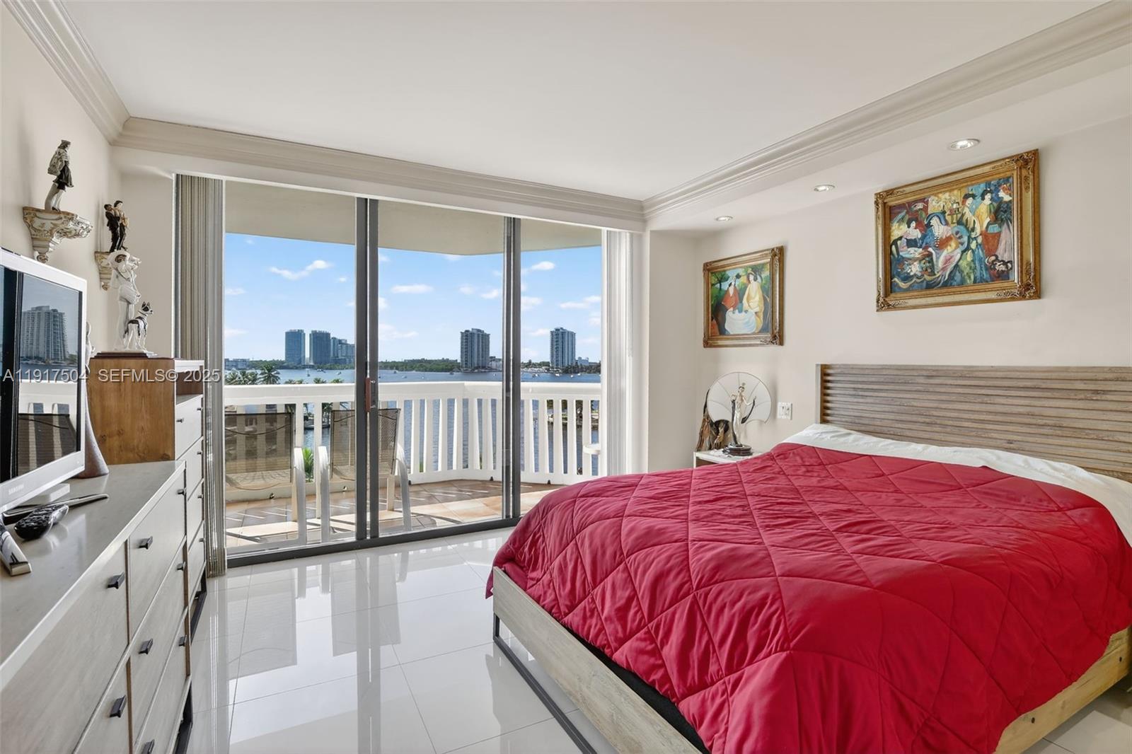 1000 ISL BLVD WILLIAMS IS - Residential