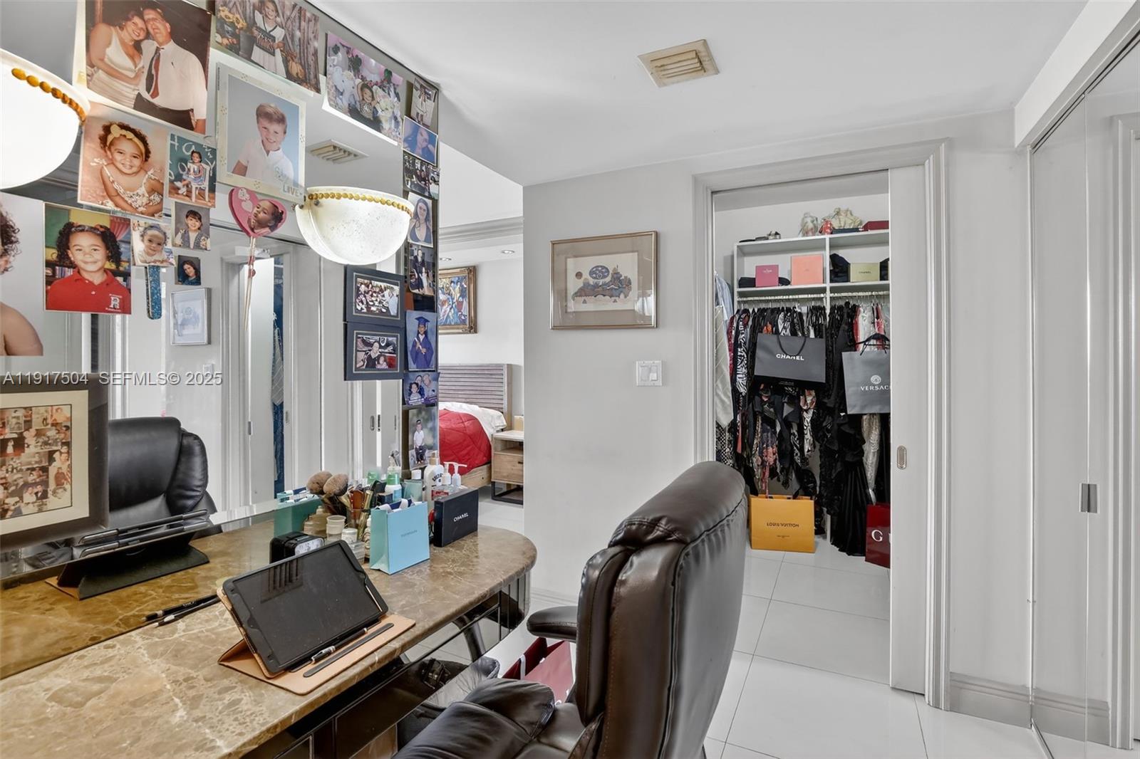 1000 ISL BLVD WILLIAMS IS - Residential