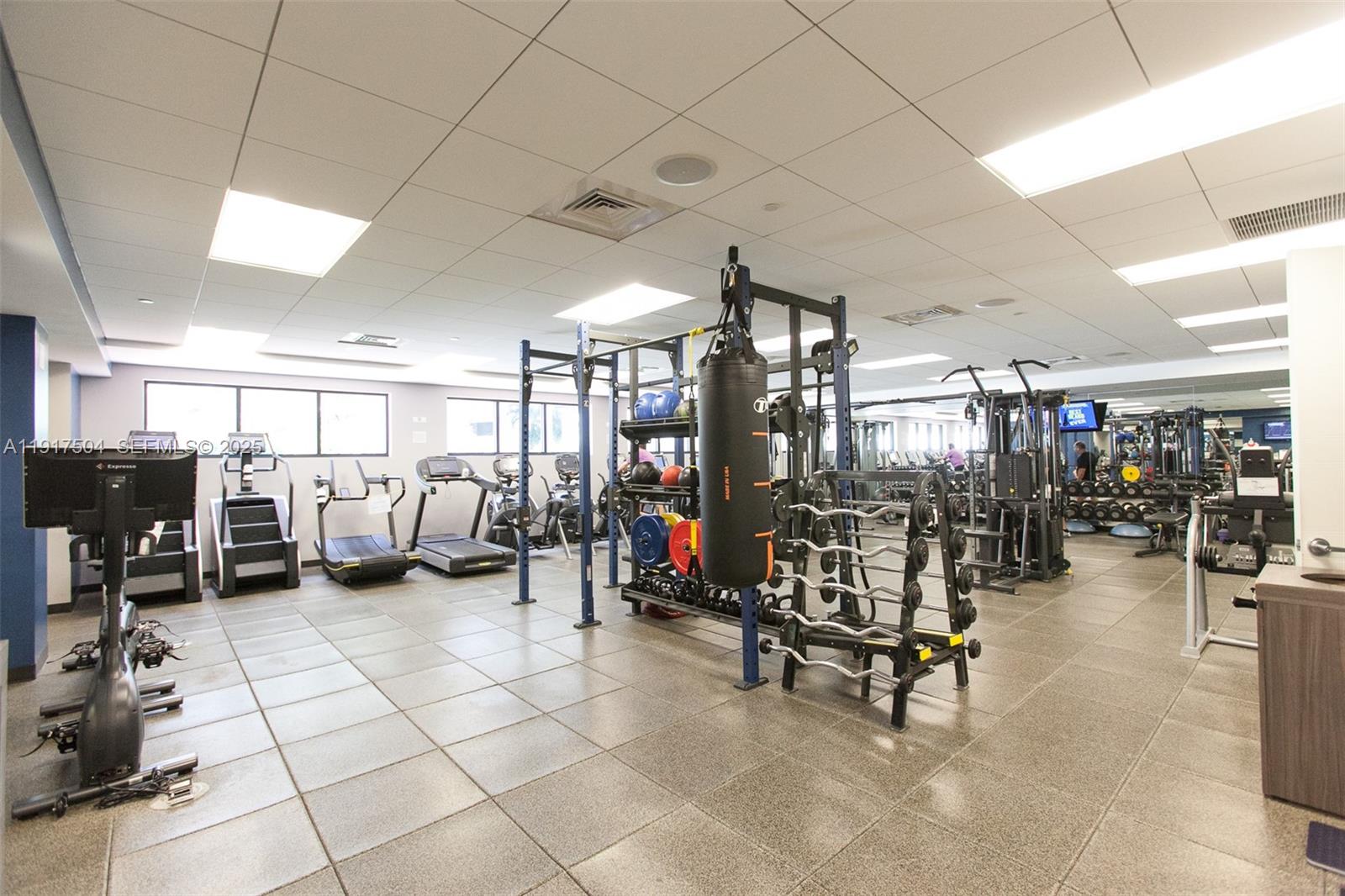 1000 ISL BLVD WILLIAMS IS - Residential