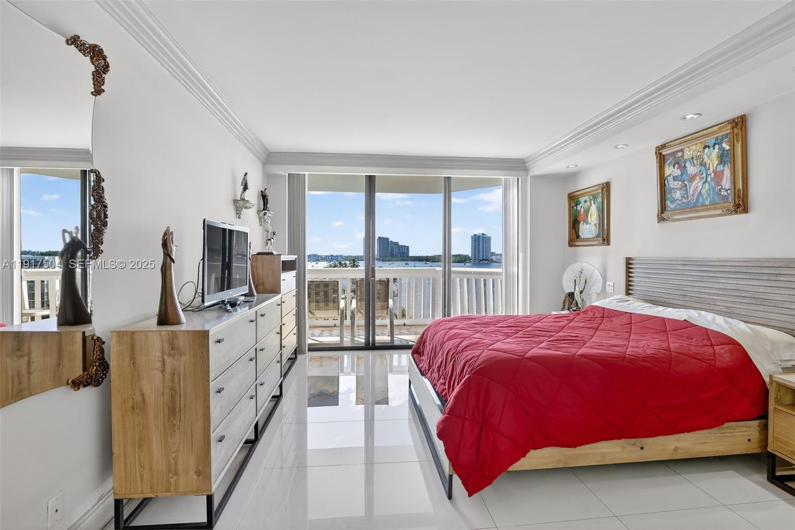 1000 ISL BLVD WILLIAMS IS - Residential