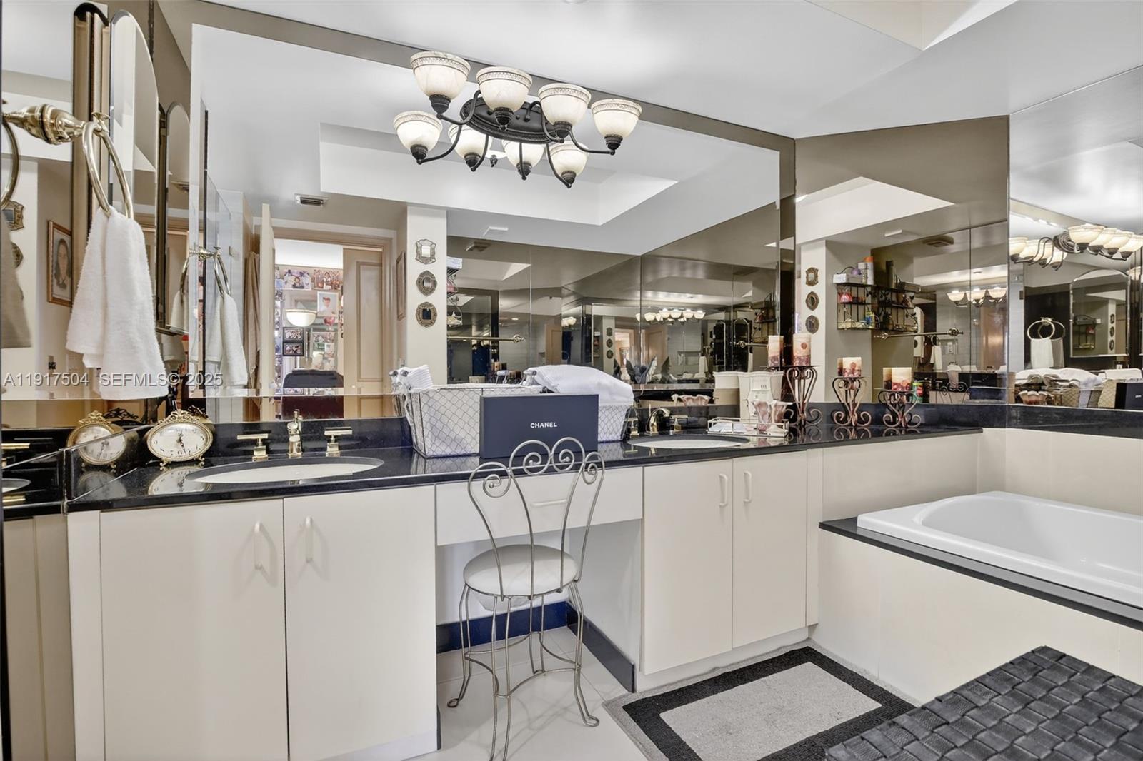 1000 ISL BLVD WILLIAMS IS - Residential