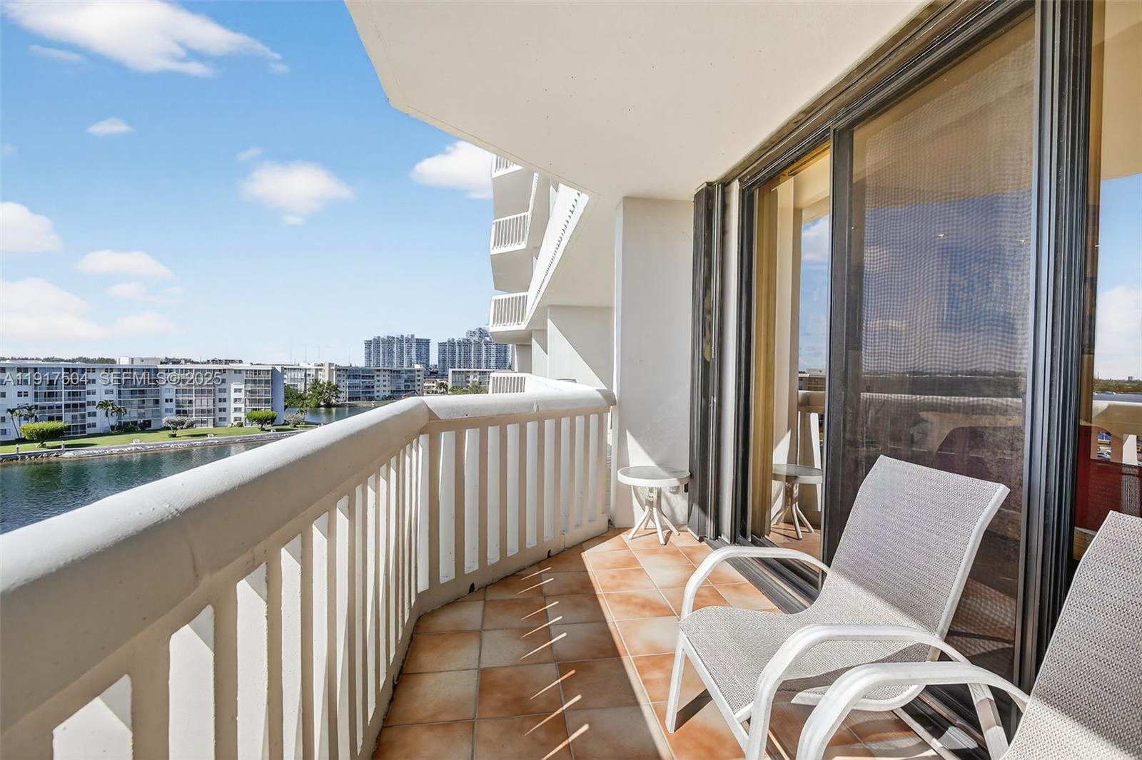 1000 ISL BLVD WILLIAMS IS - Residential