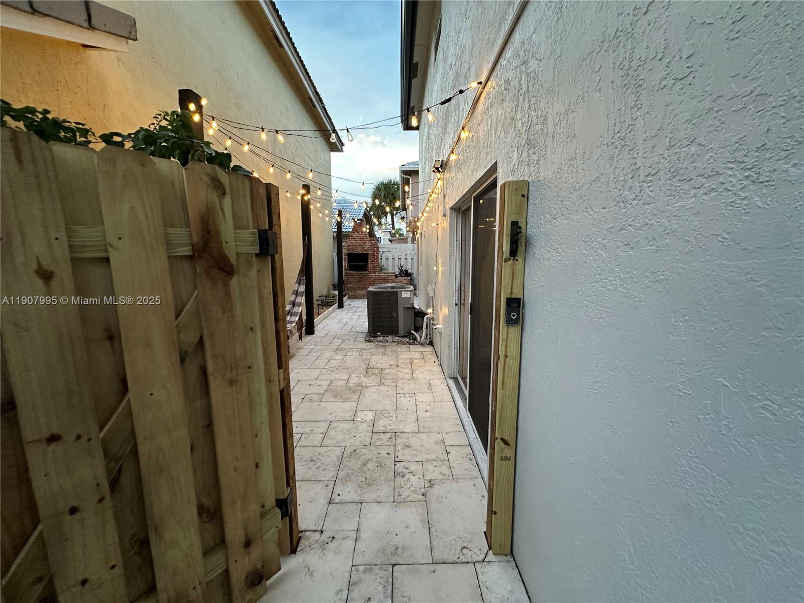 WINSTON PARK SECTION TWO- - Residential Lease