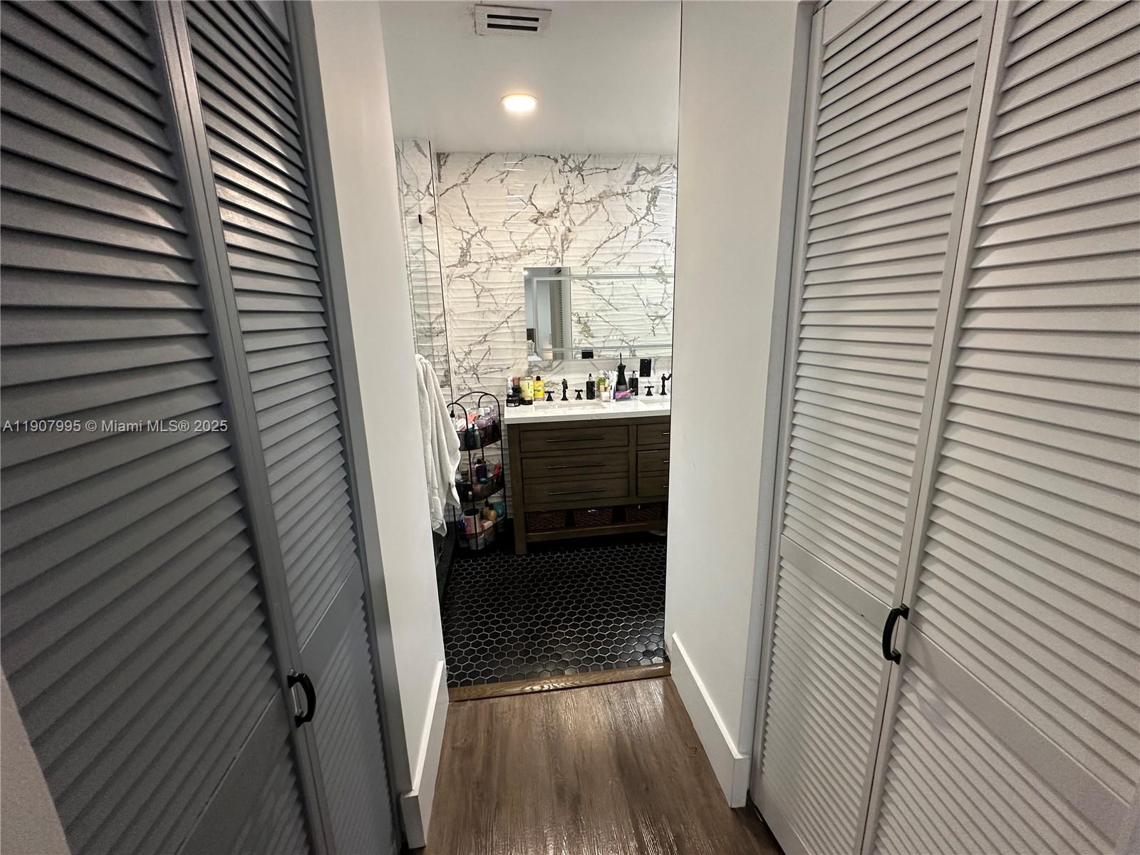 WINSTON PARK SECTION TWO- - Residential Lease