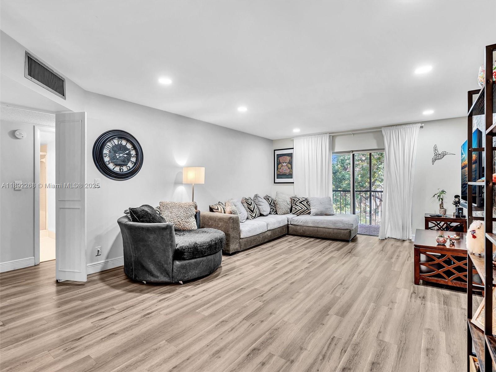 INVERRARY COUNTRY CLUB - Residential